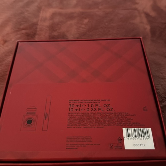 Burberry Goddess Perfume Set/ never used - Picture 3 of 3